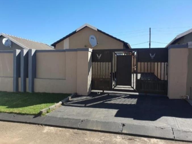 2 Bedroom House to Rent in Stretford