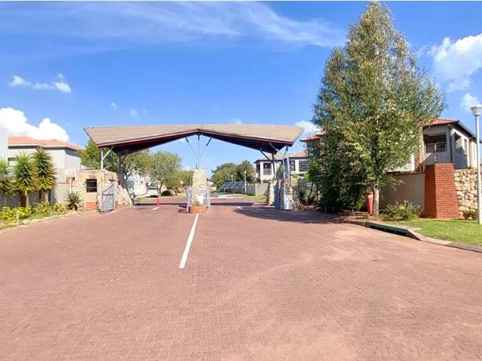 3 Bedroom House for Sale in Reyno Ridge