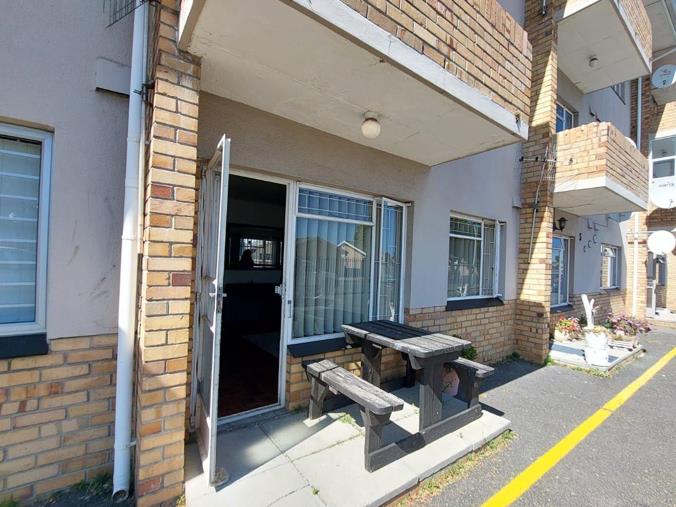 1 Bedroom Apartment / Flat to Rent in Goodwood Estate