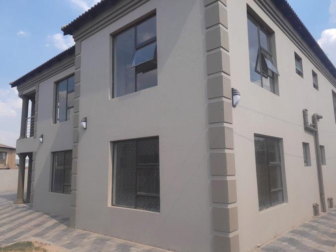 5 Bedroom House to Rent in Reyno Ridge