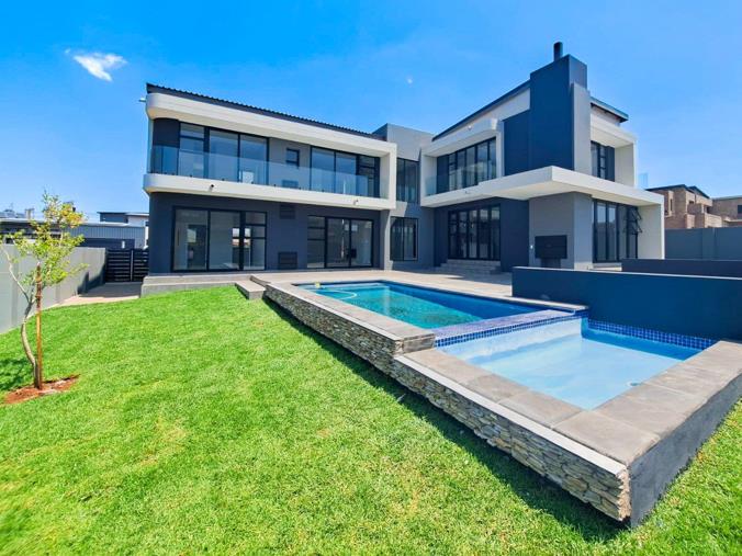 4 Bedroom House for Sale in Midstream Estate