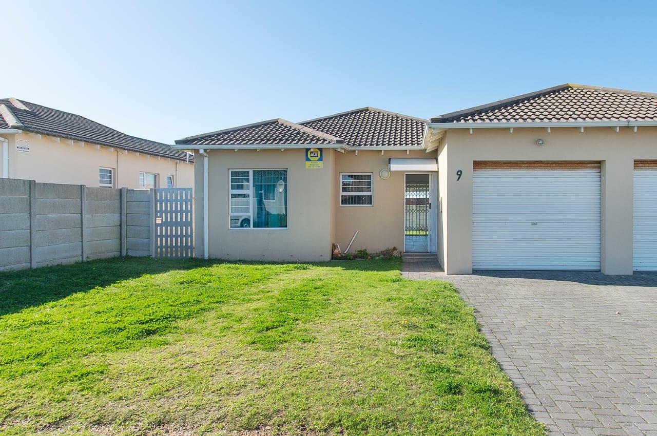 2 Bedroom House to rent in Parsons Ridge 9 Budyonny Street P24