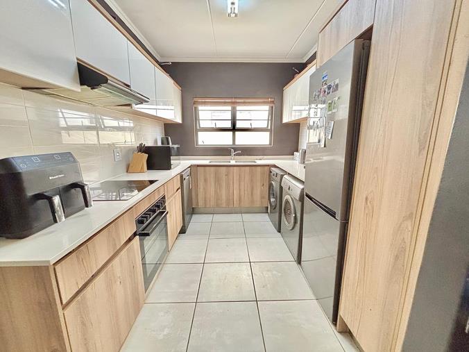 3 Bedroom Apartment / Flat for Sale in De Zicht Estate