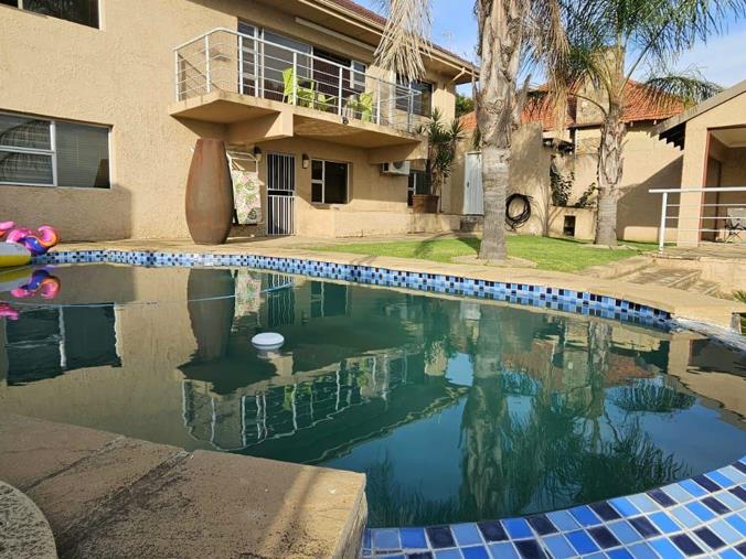 4 Bedroom House for Sale in Monument