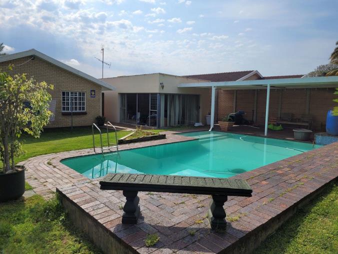 3 Bedroom House to Rent in Broadwood