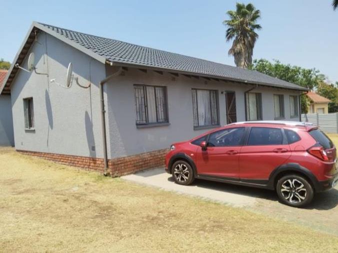 3 Bedroom House to Rent in Birch Acres