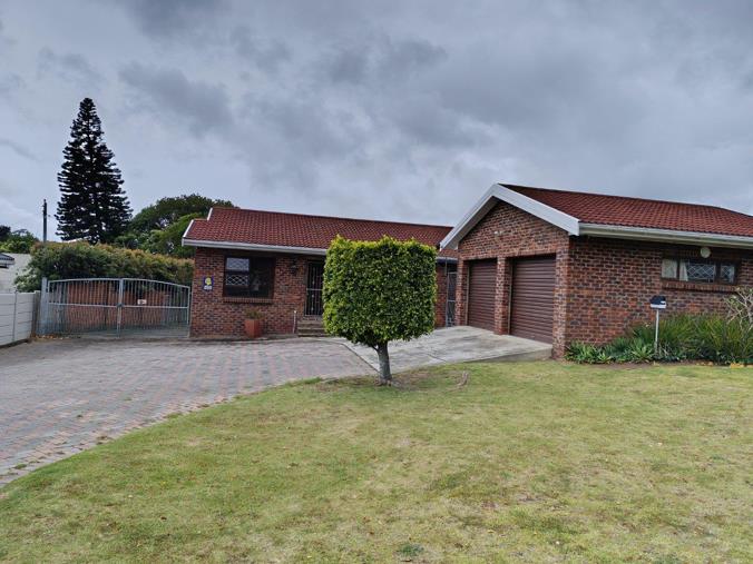 3 Bedroom House for Sale in Charlo