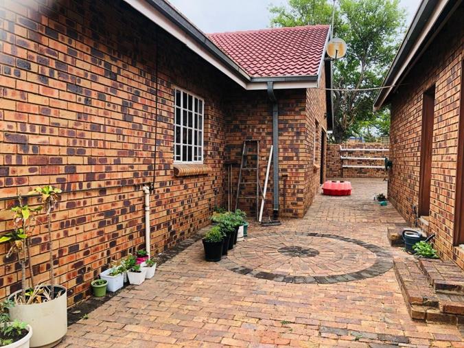 3 Bedroom House for Sale in Marlboro Gardens