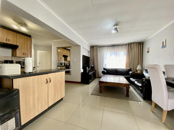 2 Bedroom Townhouse for Sale in Winchester Hills