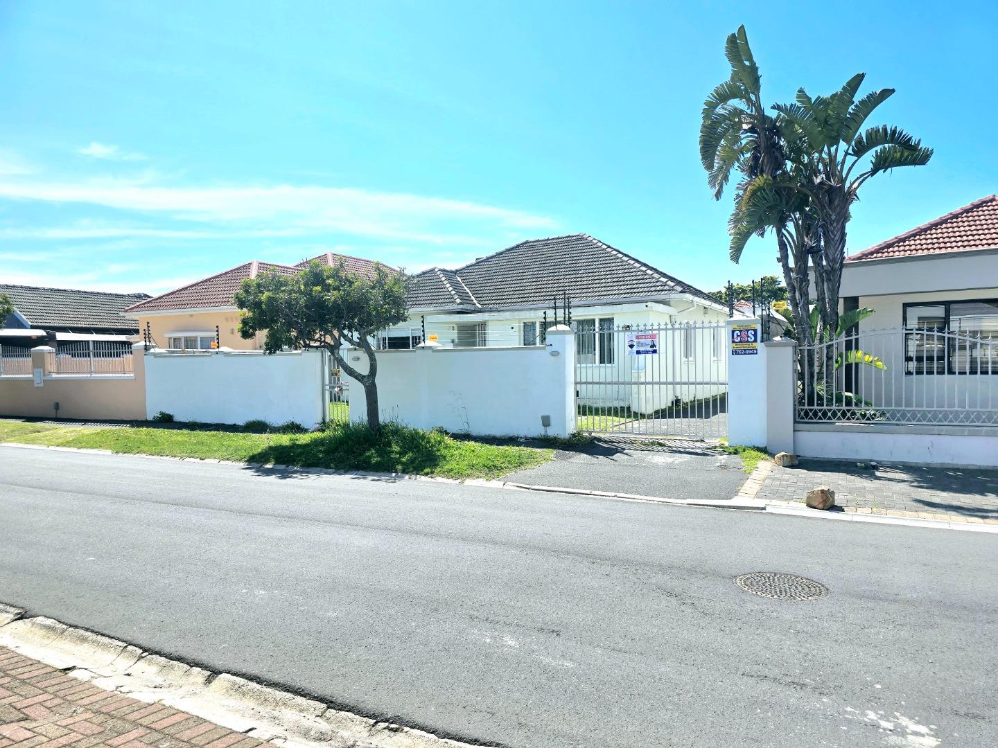 3 Bedroom House for sale in Rondebosch East 93 5th Avenue P24115099351