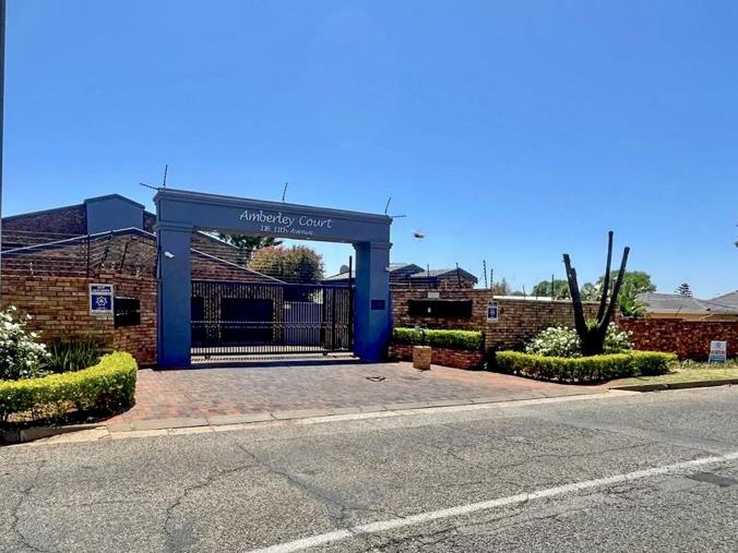 3 Bedroom Apartment / Flat for Sale in Fairland