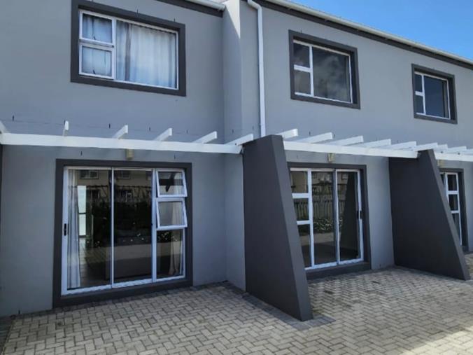 2 Bedroom Apartment / Flat for Sale in Stratford Green