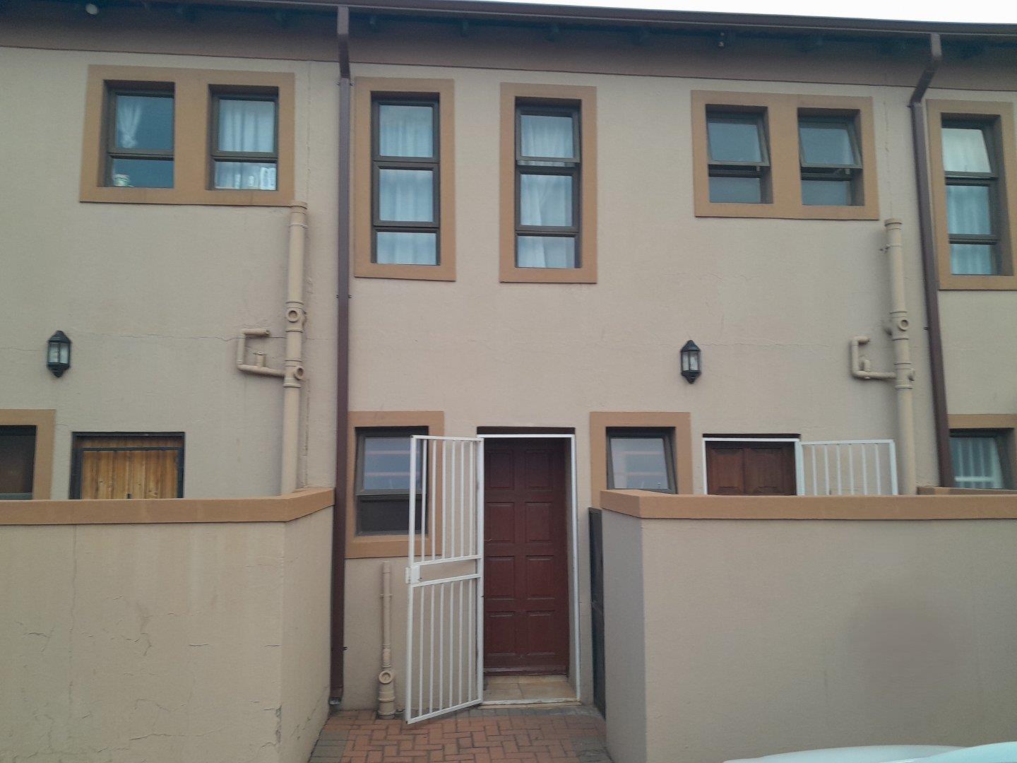 2 Bedroom Townhouse for sale in Heidelberg Central P24115112800