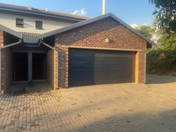 3 Bedroom Townhouse to Rent in Montana