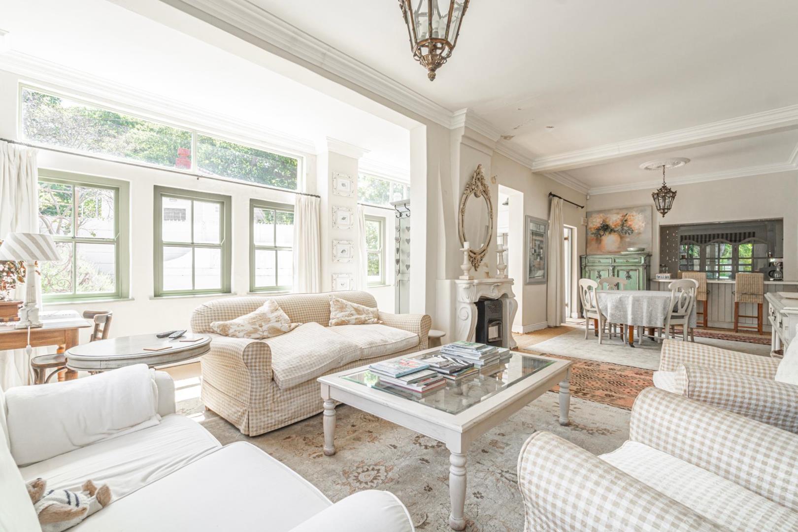 4 Bedroom House for sale in Rondebosch P24115115947