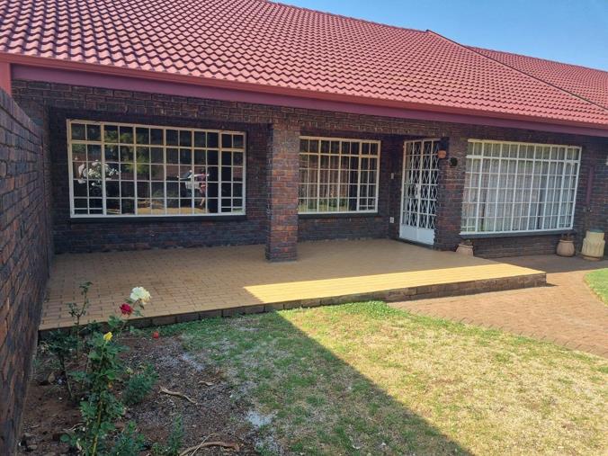 3 Bedroom Townhouse for Sale in Three Rivers Proper