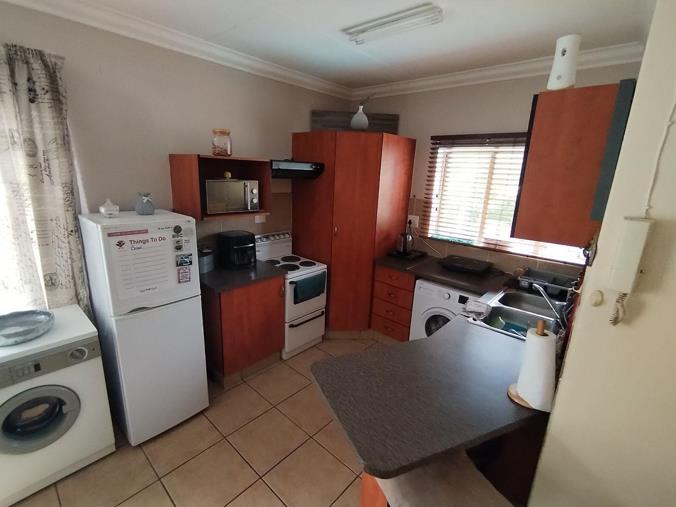 1 Bedroom House to Rent in Montana