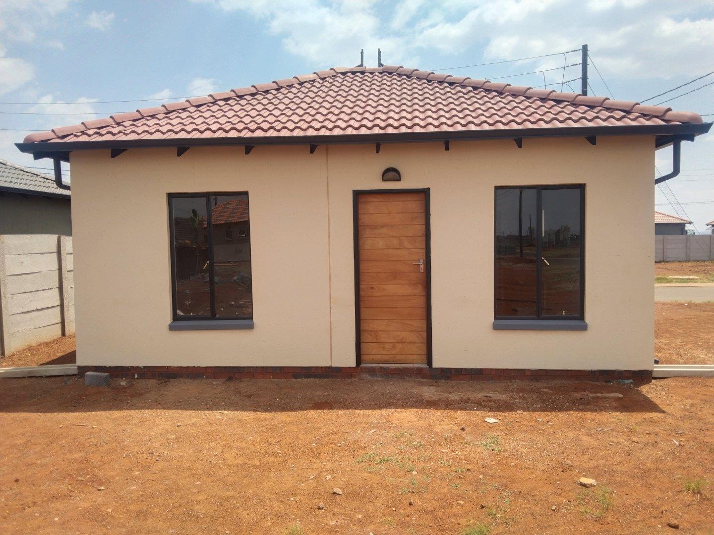 House for sale in Orange Farm P24115129503