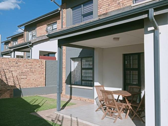 3 Bedroom Apartment / Flat to Rent in Amberfield