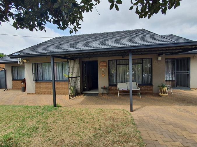 4 Bedroom House for Sale in Silverton