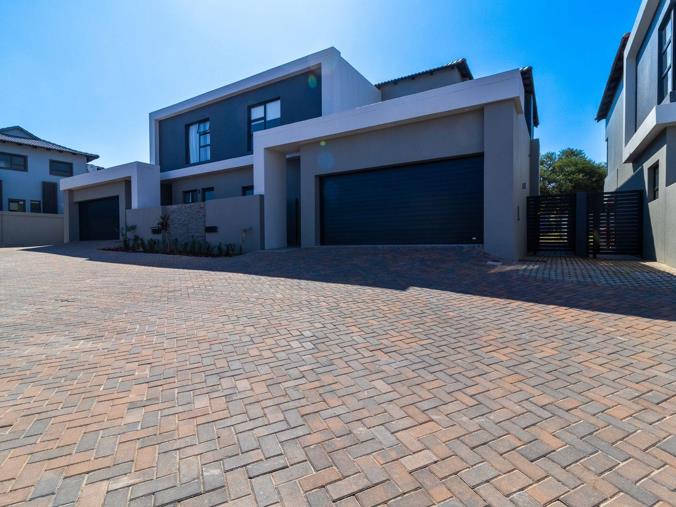 3 Bedroom Townhouse for Sale in Aspen Hills