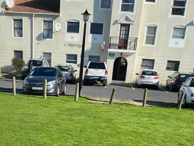 2 Bedroom Apartment / Flat for Sale in Montague Gardens