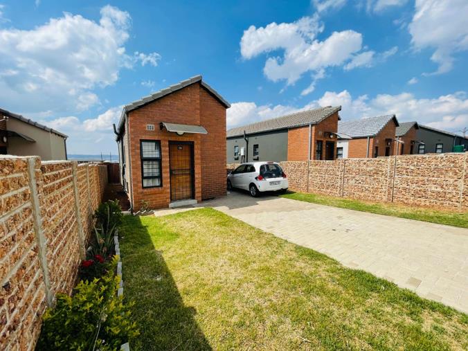 2 Bedroom House for Sale in South Hills