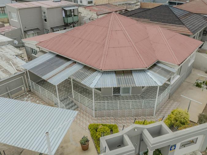 8 Bedroom House for Sale in Mayfair West