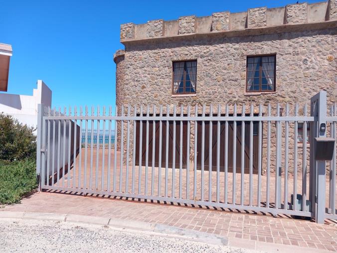 7 Bedroom House for Sale in Bluewater Bay