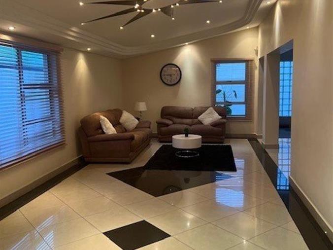 4 Bedroom House for Sale in Allen's Nek