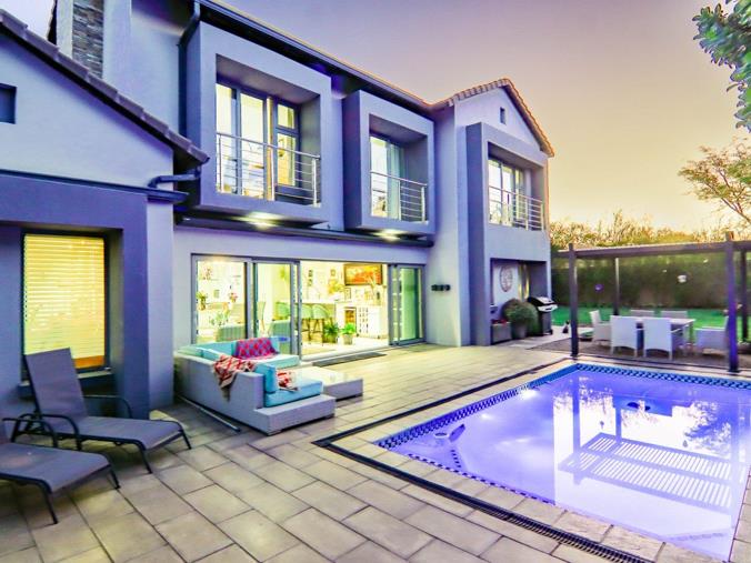 4 Bedroom House for Sale in Midstream Estate