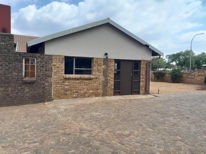 3 Bedroom House for Sale in Rensburg
