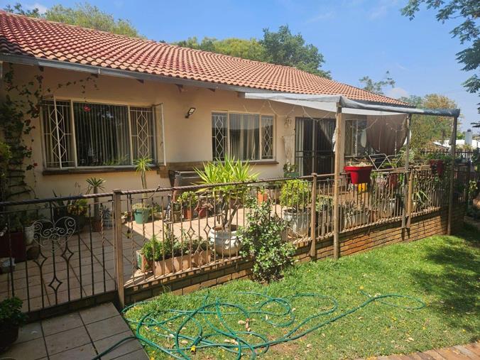 4 Bedroom House for Sale in Valhalla