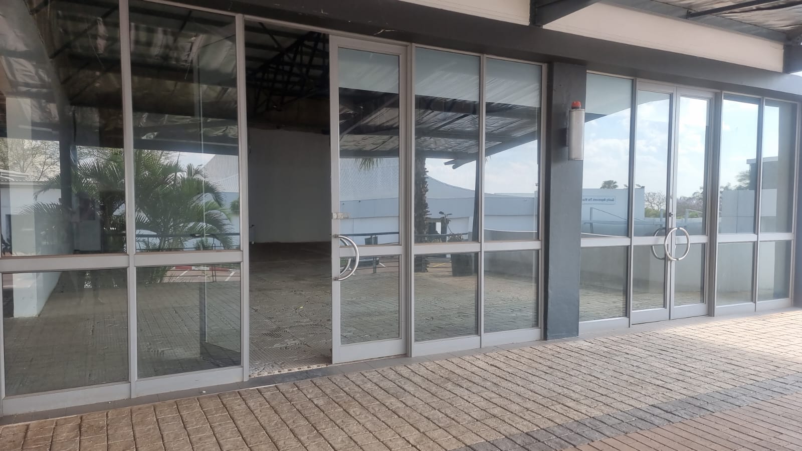 Commercial property to rent in Montana P24115133093