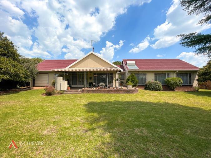 4 Bedroom House for Sale in Freeway Park