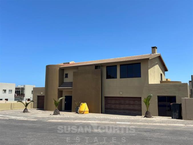 2 Bedroom House for Sale in Long beach