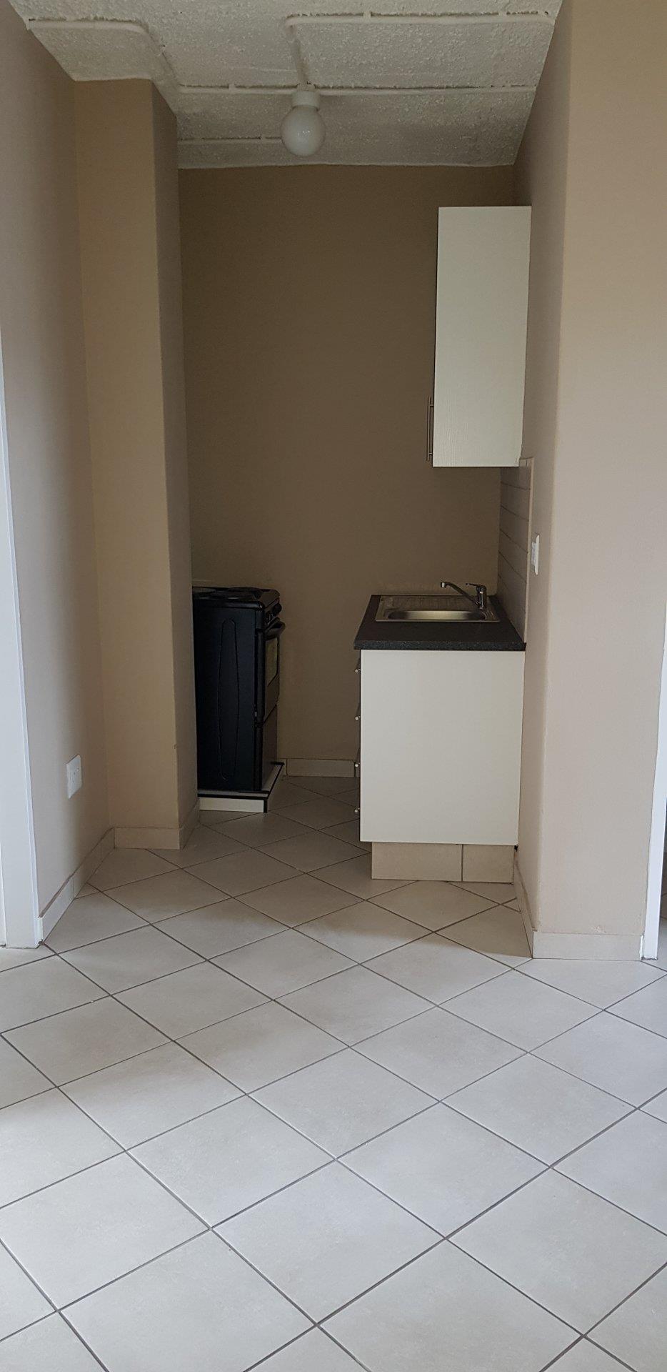 2 Bedroom Apartment / flat to rent in Kempton Park Central 23 Long