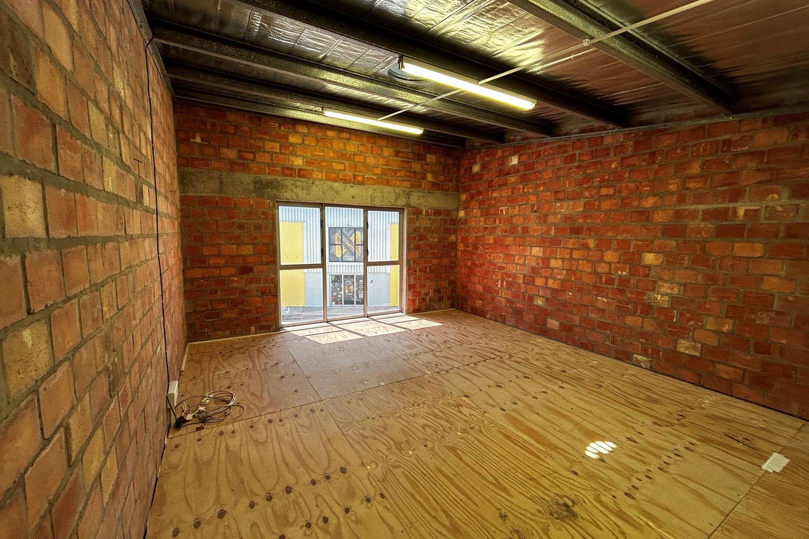 Industrial property to rent in Fairview Industrial P24115134744