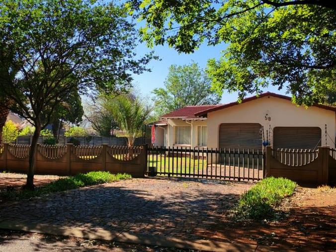3 Bedroom House for Sale in Bergsig