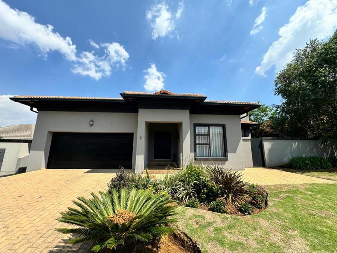 3 Bedroom House for Sale in Ebotse Golf Estate