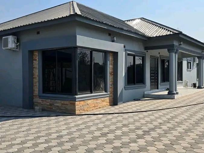 4 Bedroom House for Sale in Ibex Hill