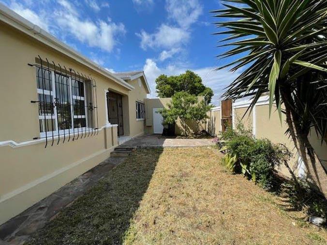 4 Bedroom House for Sale in Wynberg Upper