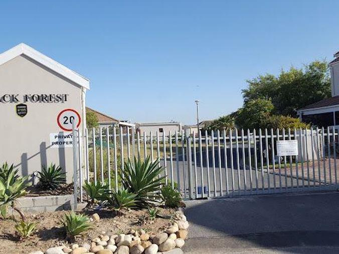 2 Bedroom House to Rent in Fairview Golf Estate