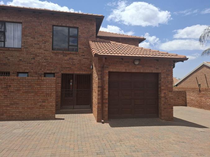 3 Bedroom Townhouse to Rent in Willow Park Manor