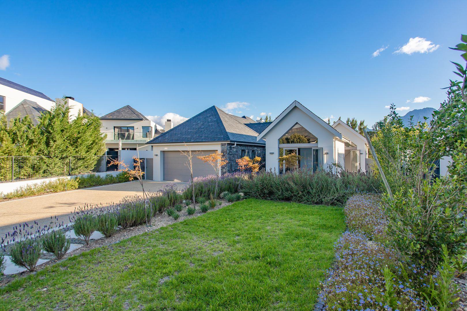 4 Bedroom House for sale in Pearl Valley Golf & Country Estate P24