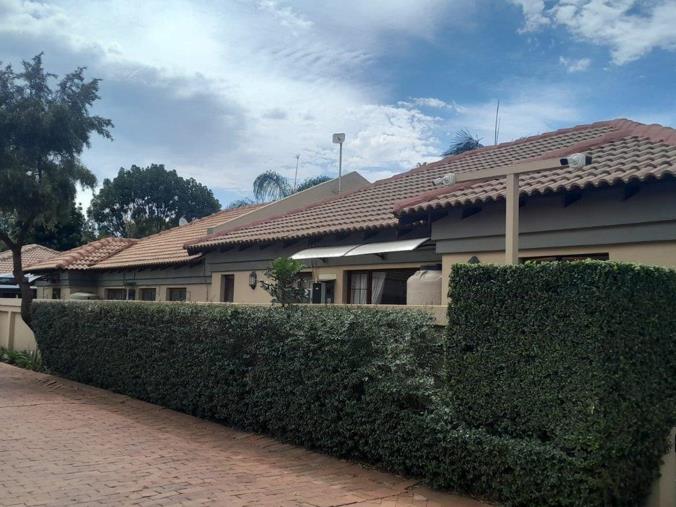 3 Bedroom Townhouse to Rent in Montana Park