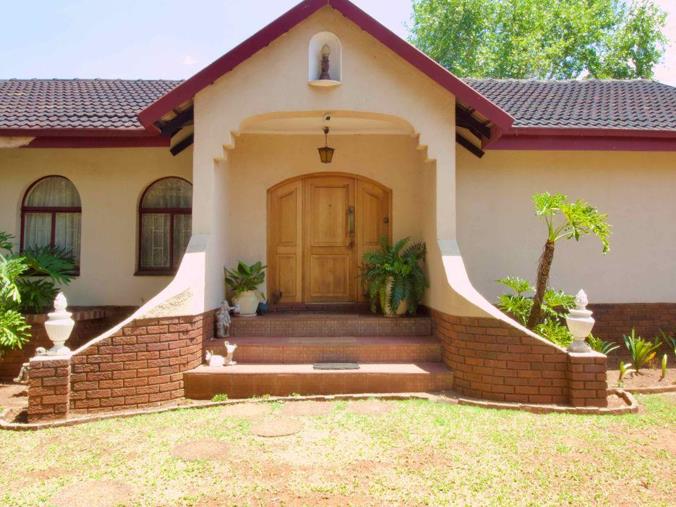 4 Bedroom House for Sale in Lyttelton Manor