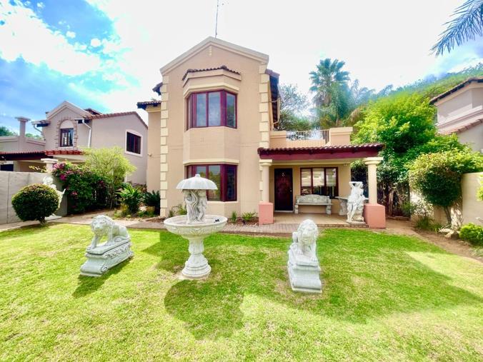 3 Bedroom Townhouse for Sale in Sandringham