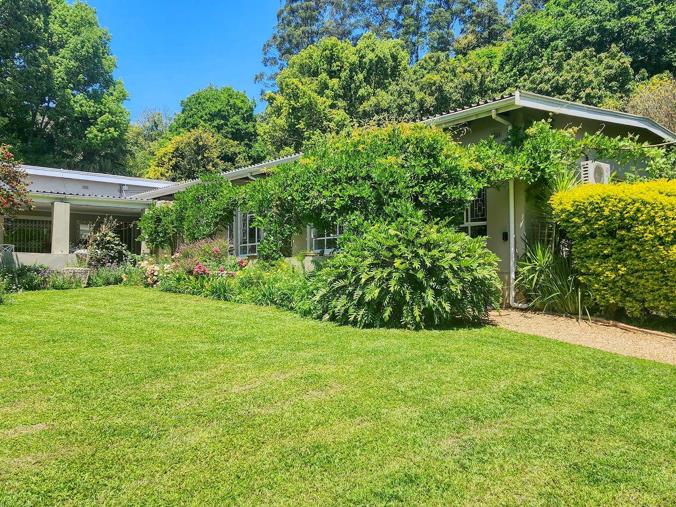 5 Bedroom House for Sale in Blackridge