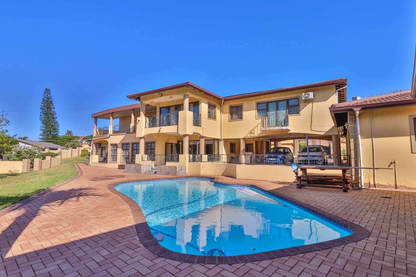 5 Bedroom House for sale in Athlone Park P24115140951